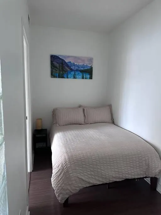 Sky Living Awesome Lake And City View Toronto Apartment