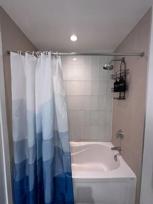 Sky Living Awesome Lake And City View Toronto Apartment