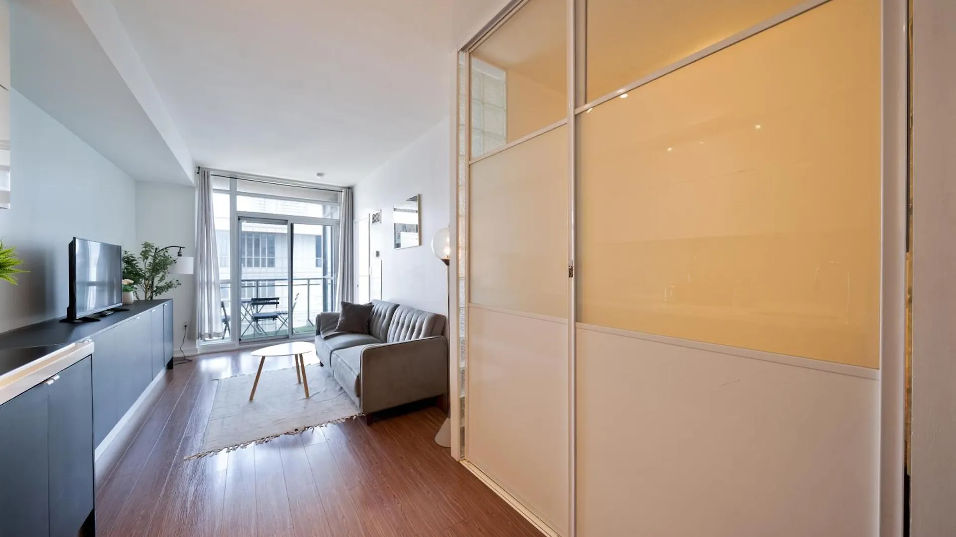 Apartment Sky Living Awesome Lake And City View Toronto Canada