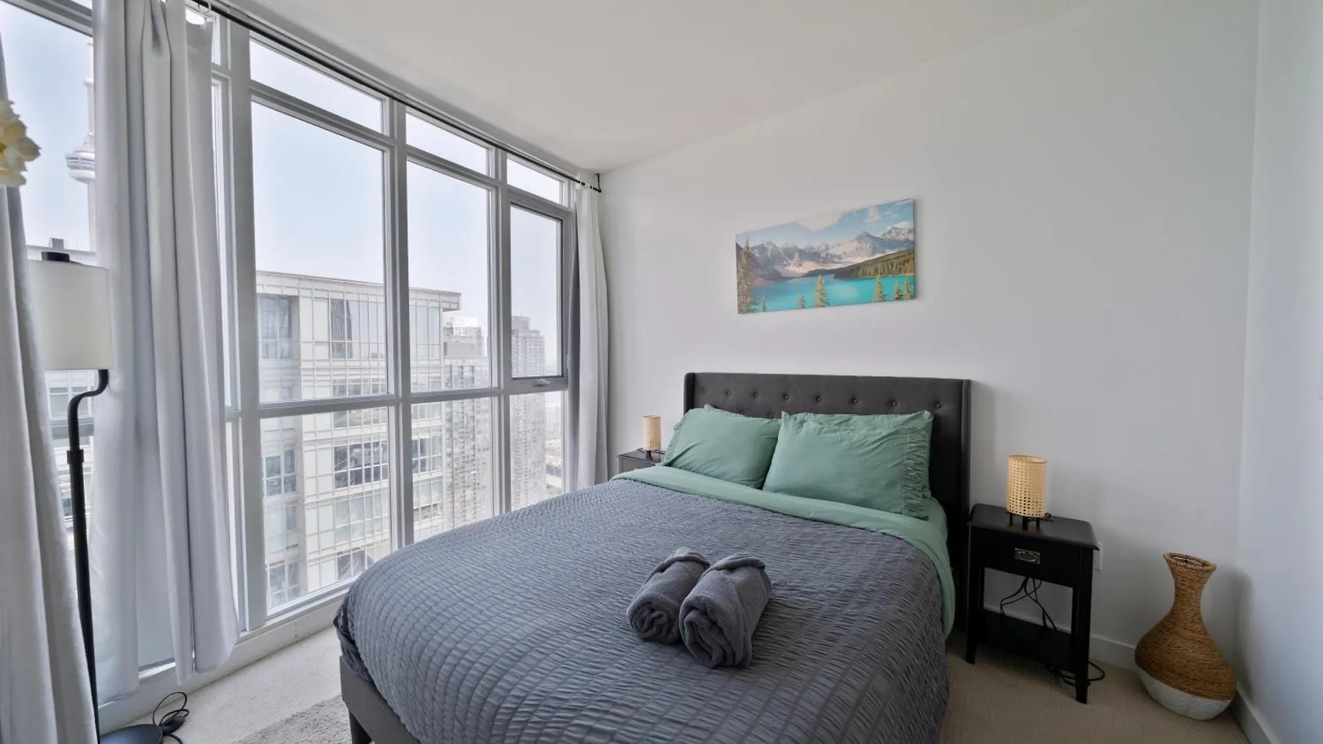 Sky Living Awesome Lake And City View Toronto